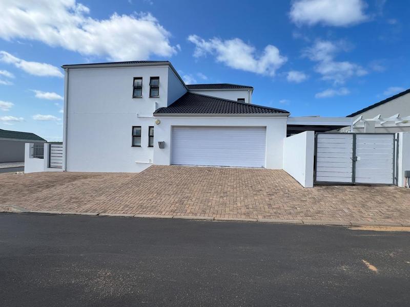 3 Bedroom Property for Sale in Stilbaai Wes Western Cape
